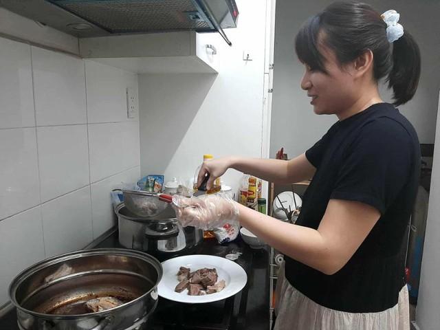 Có những người trẻ nhà ở thành phố, nhưng vẫn ra ở riêng- Ảnh 1.
