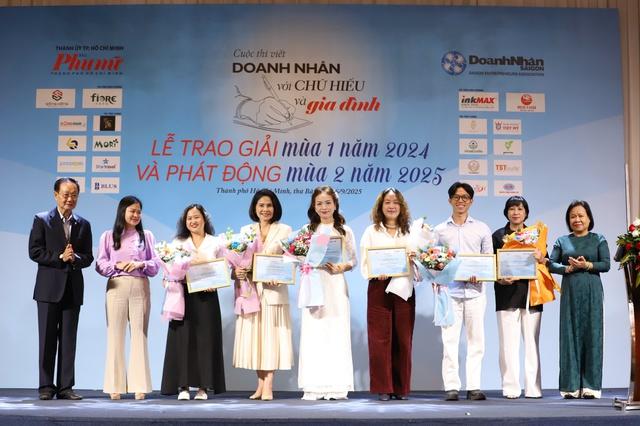 Báo Phụ nữ trao giải viết về 'Doanh nhân với chữ hiếu và gia đình'- Ảnh 2.
