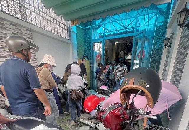 Vỡ hụi '200 tỉ đồng', nhiều người dân ở TP.HCM kéo đến đòi nợ- Ảnh 1.