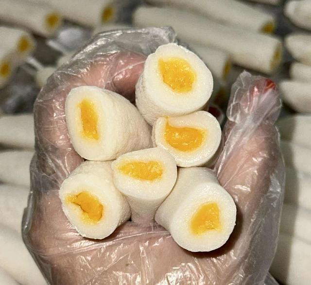 Bánh trung thu độc lạ và sáng tạo thu hút giới trẻ mùa trăng rằm - Ảnh 4.