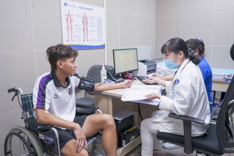 Tin sốc cho ông Kim: Vĩ Hào tập lại nhưng bị gạch tên khỏi V-League, sợ lỡ SEA Games?- Ảnh 2.
