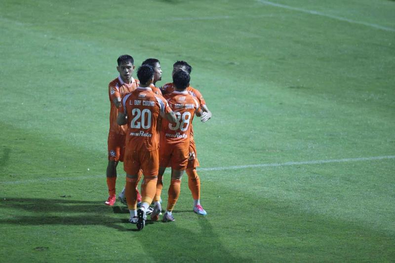 Sao U.23 Việt Nam Lê Viktor thành ‘gà son’, kiến tạo phút 90+7: Hà Tĩnh thắng nhọc Quảng Ninh- Ảnh 4.