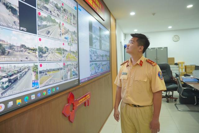 Xe máy đi trên vỉa hè bị CSGT phạt nguội: Không nộp phạt thì sao? - Ảnh 3.