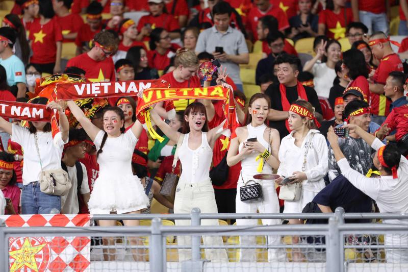 FIFA trừng phạt bóng đá Malaysia, đội tuyển Việt Nam càng kiên định con đường đi đúng đắn- Ảnh 1.