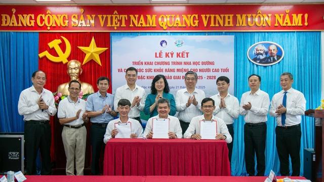 Triển khai chăm sóc răng miệng cho học sinh và người cao tuổi tại Côn Đảo- Ảnh 2.
