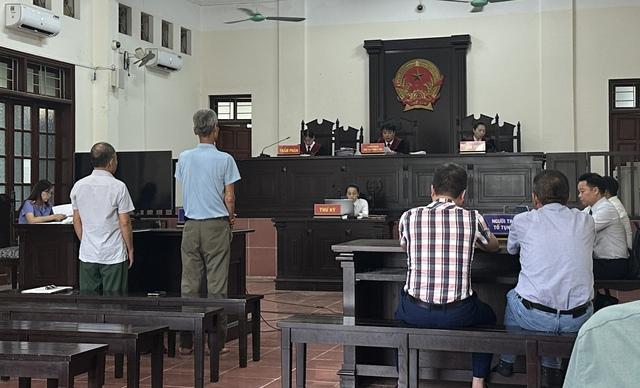 Vụ cựu trưởng thôn bị 5 năm tù: Luật sư nói 'không có quyền thì sao lạm quyền'- Ảnh 1.