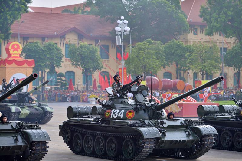 Trang bị đặc biệt giúp xe tăng 'lướt' trên phố Hà Nội trong diễu binh A80- Ảnh 3.