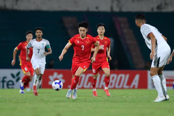 HLV Kim Sang-sik dùng người thông minh, U.23 Việt Nam đánh bại Bangladesh: Trọn vẹn ngày ra quân - Ảnh 6.