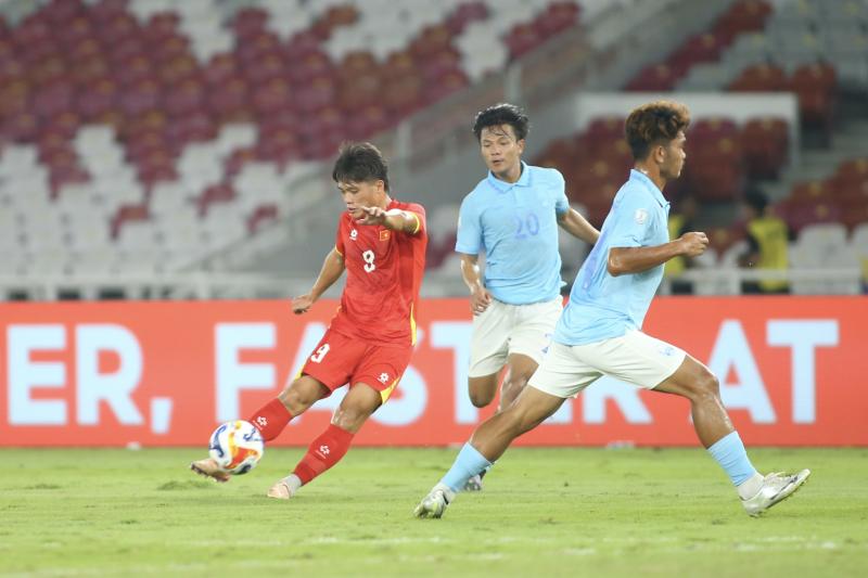 'Vua giải trẻ' Quốc Việt gặp khó trước khúc cua sự nghiệp, liệu có lỡ SEA Games?- Ảnh 1.