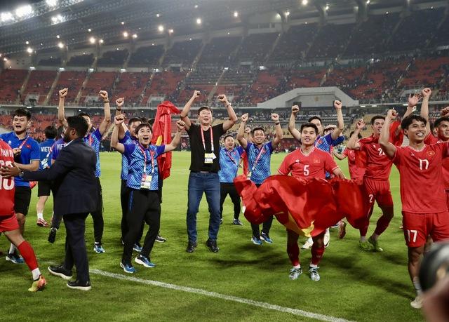 Bảng xếp hạng FIFA tháng 9: Đội tuyển Việt Nam hơn Indonesia 5 bậc, bỏ xa Malaysia- Ảnh 1.