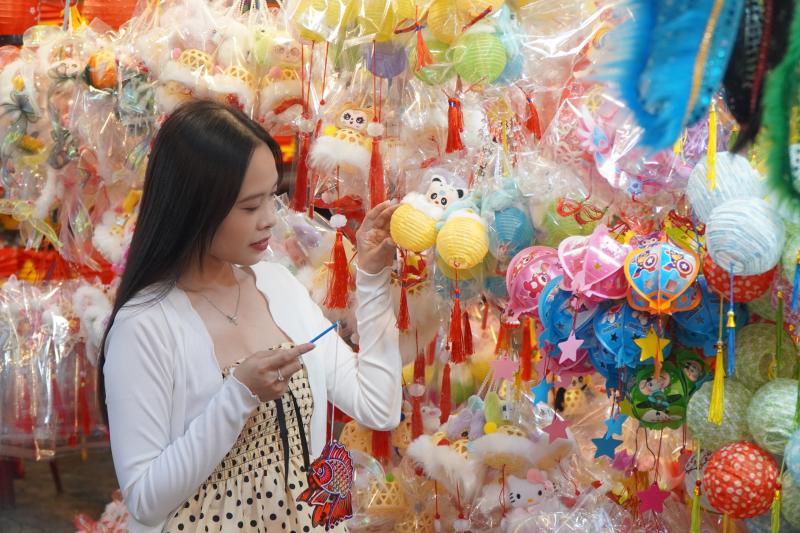 Những địa điểm khám phá Trung thu xưa giữa lòng TP . HCM không thể bỏ lỡ - Ảnh 10.