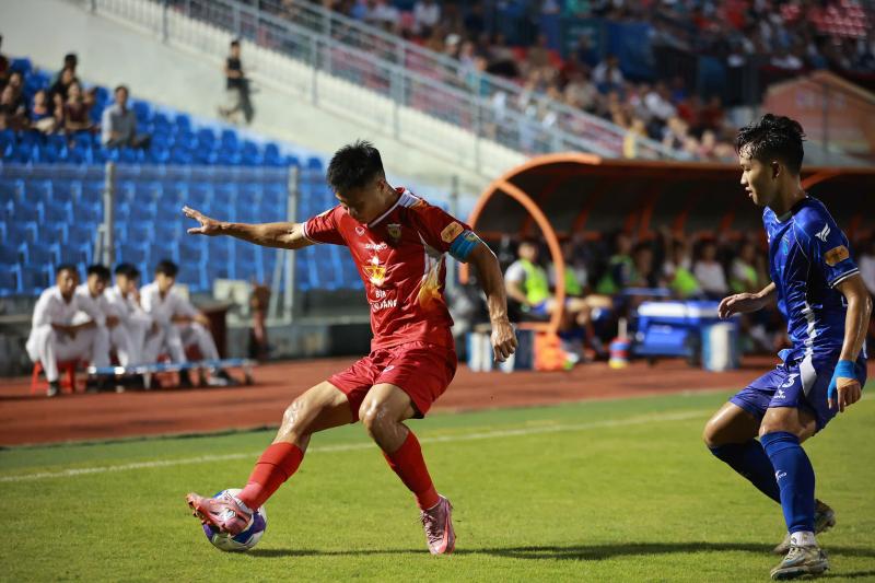 Sao U.23 Việt Nam Lê Viktor thành ‘gà son’, kiến tạo phút 90+7: Hà Tĩnh thắng nhọc Quảng Ninh- Ảnh 3.
