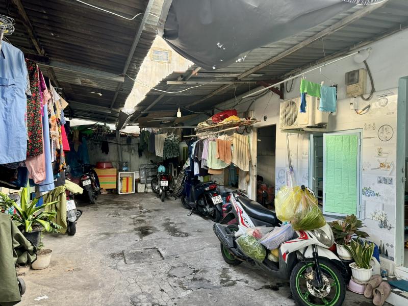 Chủ trọ thân tình, biến sân nhà thành 'phòng khách' sinh hoạt chung cho cả xóm- Ảnh 6.