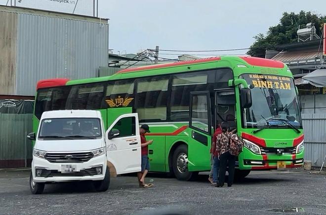 Xe khách vi phạm tràn lan ở cửa ngõ phía đông TP.HCM- Ảnh 3.