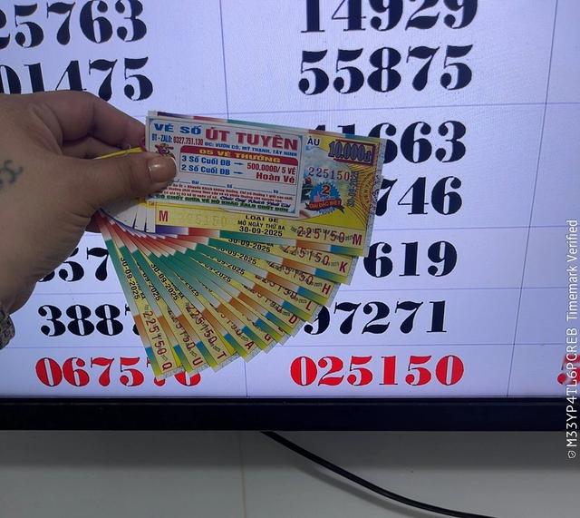 Xổ số miền Nam ngày 30 tháng 9: Nhiều đại lý vừa đổi 182 tờ trúng số - Ảnh 2.