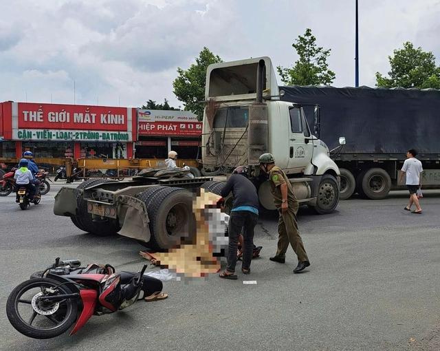 TP.HCM: Tai nạn xe đầu kéo, người mẹ tử vong thương tâm, con gái bị thương- Ảnh 1.