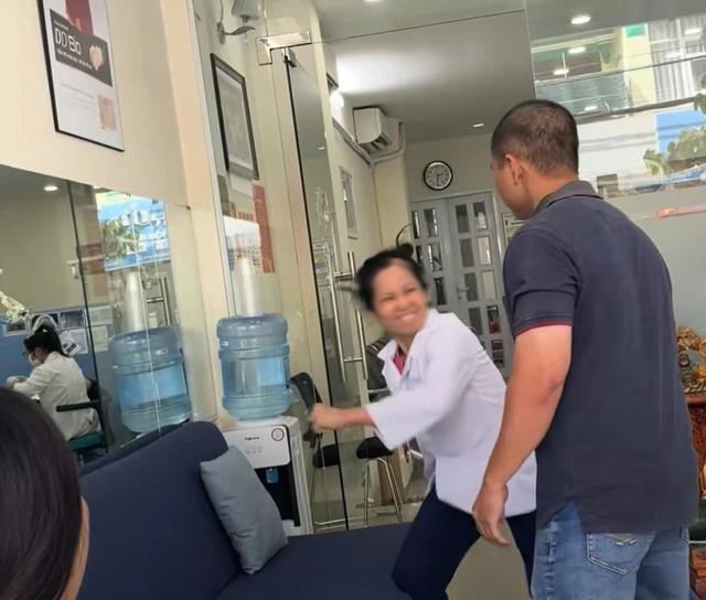 TP.HCM: Xác minh clip chủ phòng khám nha khoa hành hung khách hàng- Ảnh 2.