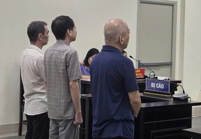 Nam ca sĩ lãnh án 13 năm tù vì lừa đảo 'chạy án'- Ảnh 1.