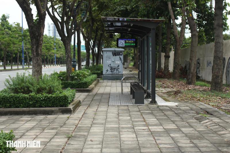 Cận cảnh đường có làn riêng cho xe đạp ở TP.HCM: Rộng và mát mẻ - Ảnh 4.