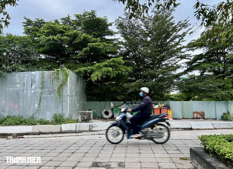 Khó tin: Xe máy chạy 'rần rần' lên vỉa hè sắp mở làn riêng cho xe đạp - Ảnh 11.