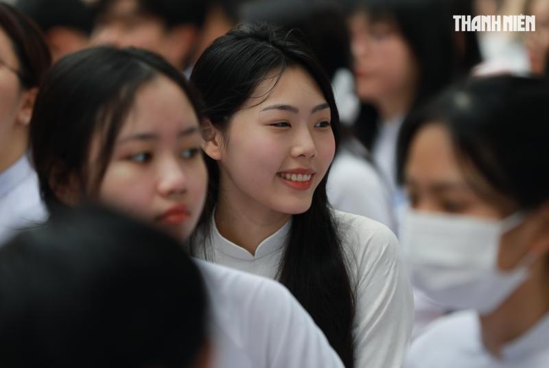 Nữ sinh trường THPT Marie Curie rạng ngời trong ngày khai giảng 107 năm lịch sử - Ảnh 5.