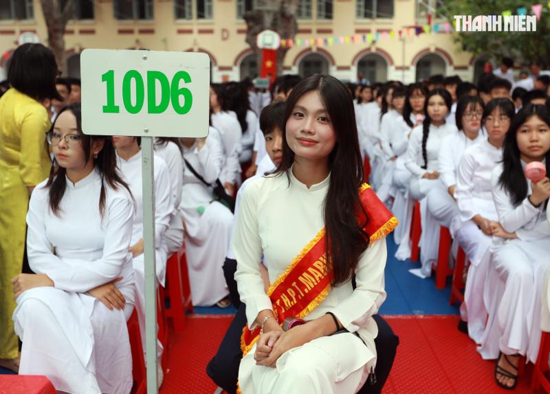 Nữ sinh trường THPT Marie Curie rạng ngời trong ngày khai giảng 107 năm lịch sử - Ảnh 3.