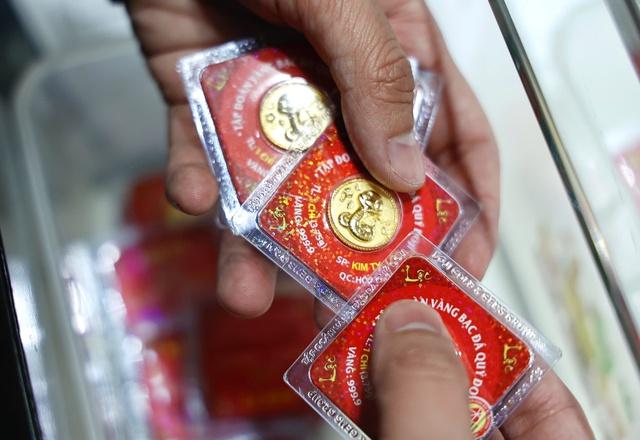 Giá vàng nhẫn tăng lên mức cao kỷ lục- Ảnh 1.