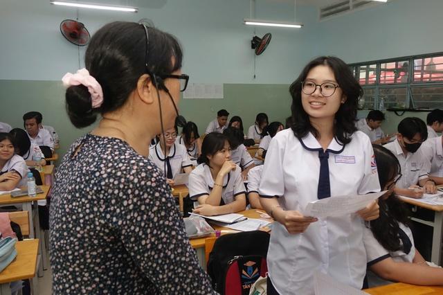 Thiếu giáo viên nhưng nhiều địa phương vẫn chờ hướng dẫn - Ảnh 2.