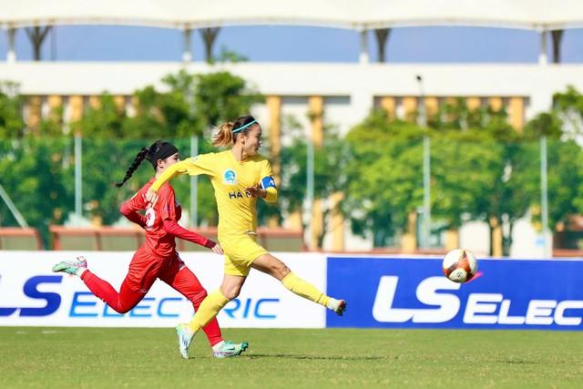 Hà Nội có 3 điểm ngày khai màn giải nữ, Bích Thùy tỏa sáng nhưng Thái Nguyên vẫn chịu chia điểm- Ảnh 1.