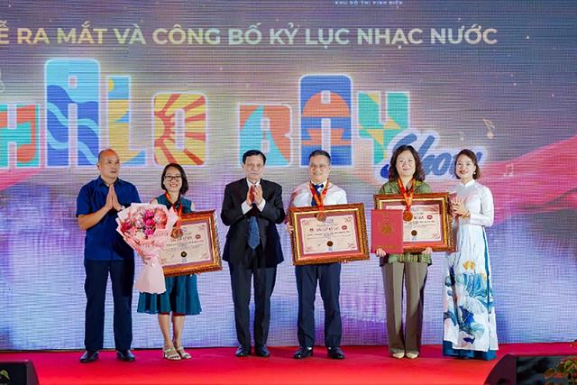 Halong Marina ra mắt Halo Bay Show: Biểu tượng giải trí mới bên vịnh Di sản- Ảnh 1.