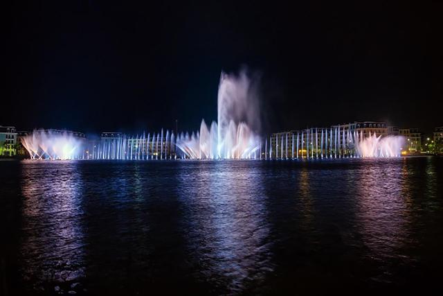 Halong Marina ra mắt Halo Bay Show: Biểu tượng giải trí mới bên vịnh Di sản- Ảnh 4.