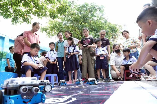 Học 2 buổi/ngày tại TP.HCM, tiết học nào không đóng tiền, tiết học nào phải đóng tiền? - Ảnh 1.
