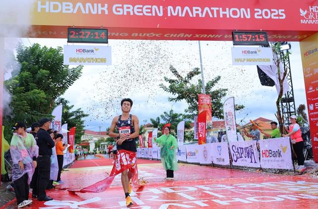 Sốc với kỷ lục mới được lập sâu tại giải quốc tế Green Marathon 2025- Ảnh 1.