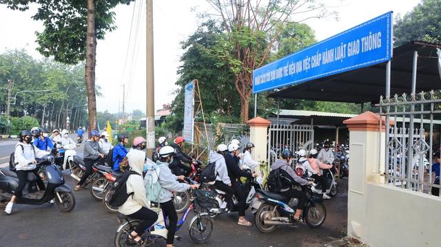 Vi phạm giao thông của học sinh Đồng Nai giảm 81,6%, CSGT đã làm gì?- Ảnh 1.