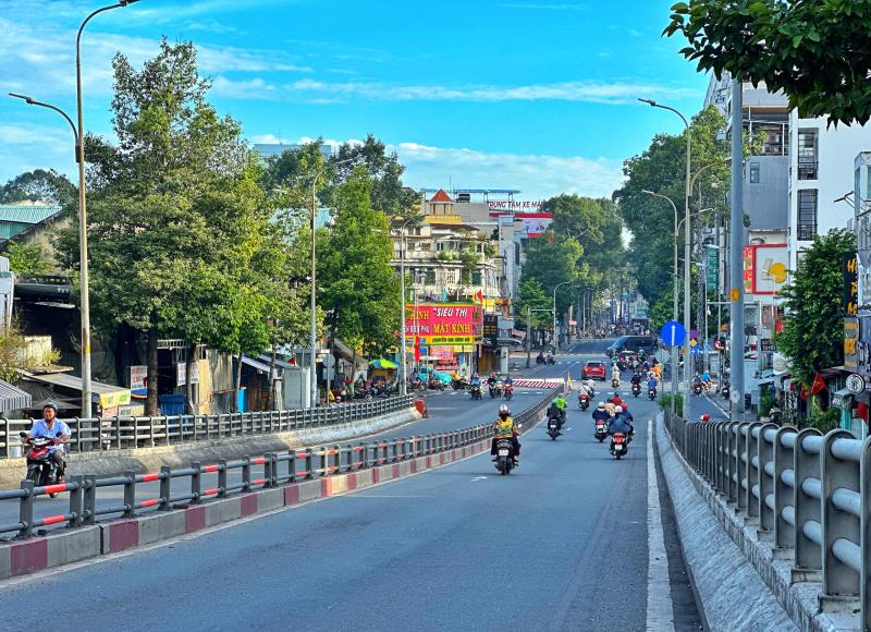 Ngày thứ ba kỳ nghỉ tết Độc lập 2.9: Bất ngờ đường phố trung tâm TP.HCM- Ảnh 7.