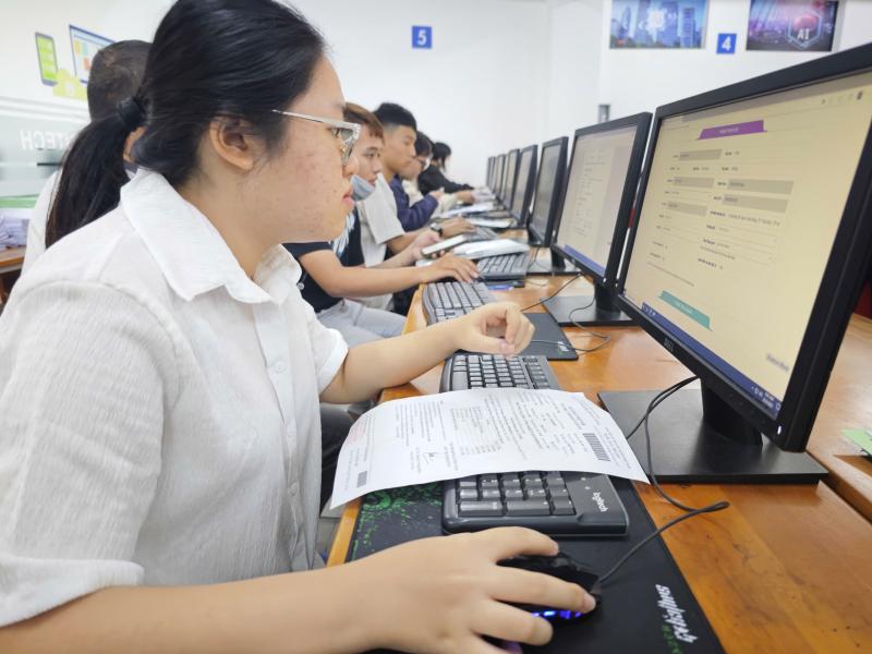 Học phí 100 đại học năm 2025: Nơi thu 10 triệu, nơi 180 triệu đồng/năm - Ảnh 1.