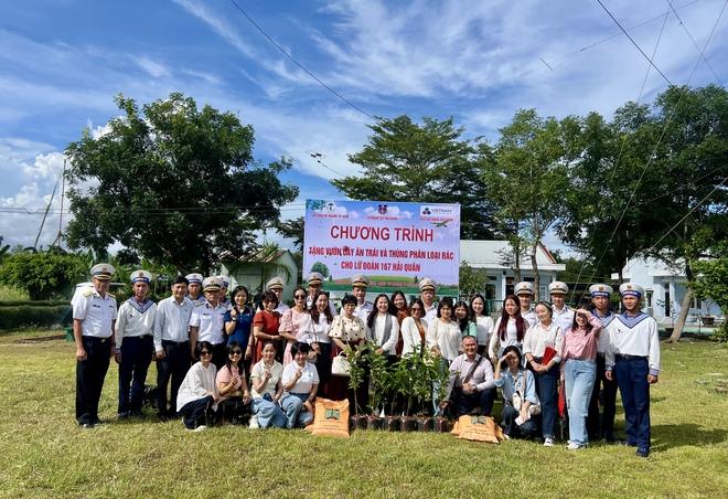 Nhận món quà 200 cây ăn trái, chiến sĩ hải quân đào đất trồng ngay  - Ảnh 3.