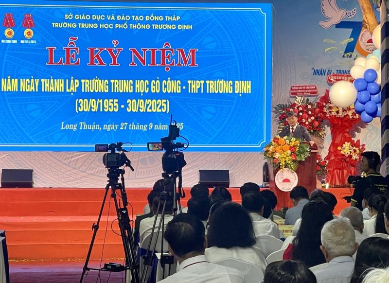 Thượng tướng Nguyễn Trọng Nghĩa dự lễ kỷ niệm ngôi trường 7 thập kỷ - Ảnh 10.