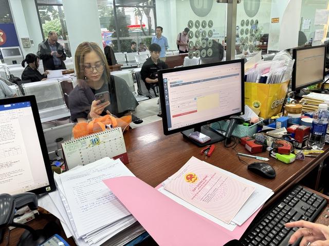 TP.HCM cử 206 nhân sự xuống UBND cấp xã hỗ trợ thủ tục đất đai- Ảnh 1.