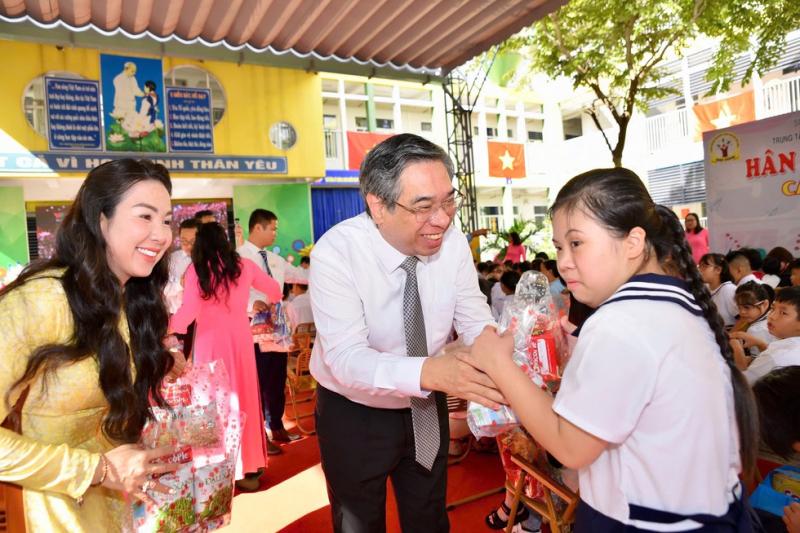Khai giảng năm học mới với những học sinh đặc biệt- Ảnh 1.