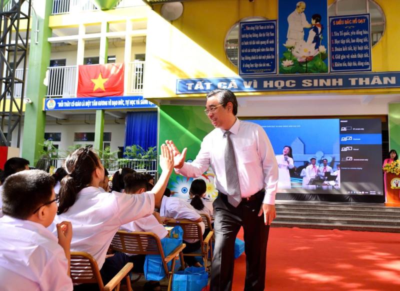 Khai giảng năm học mới với những học sinh đặc biệt- Ảnh 2.
