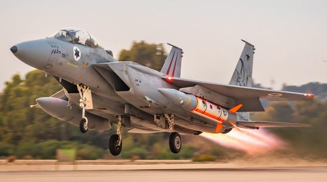 Tiêm kích Israel phóng tên lửa đạn đạo từ biển Đỏ để tấn công Qatar? - Ảnh 1.