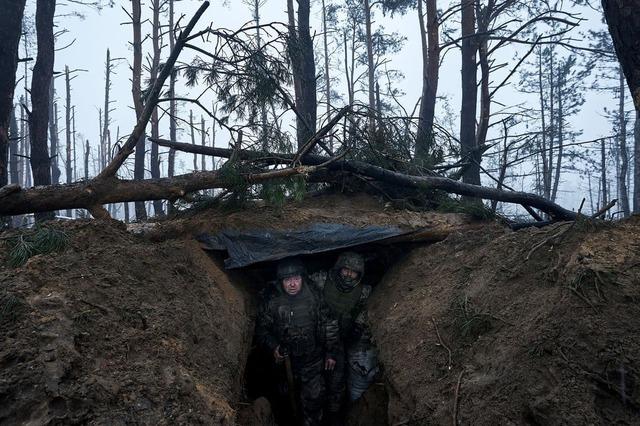 Chiến sự Ukraine ngày 1.298: Quân Nga lại luồn đường ống, NATO triển khai sứ mệnh mới - Ảnh 1.