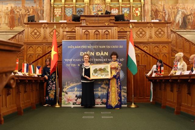 Người phụ nữ Việt xây lâu đài ở Hungary- Ảnh 4.
