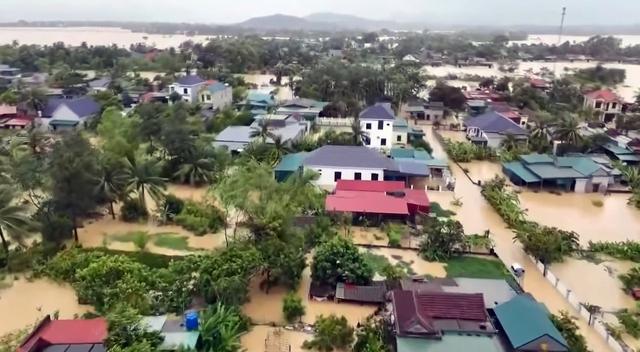 Thanh Hóa: Nước sông dâng cao, hàng ngàn nhà dân ngập lụt - Ảnh 3.
