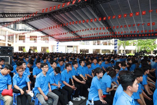 Khai giảng tại ngôi trường Bác Hồ từng học: Từ đam mê mạch điện đến thủ khoa - Ảnh 7.