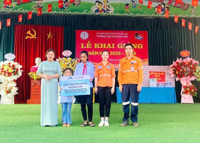 Núi Pháo trao học bổng ‘Ngày mai cho em’ tiếp sức học sinh nghèo đến trường - Ảnh 4.
