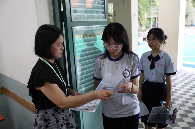 Thi tốt nghiệp THPT 2026: Bộ GD-ĐT dự kiến nhiều điểm mới cần lưu ý - Ảnh 1.