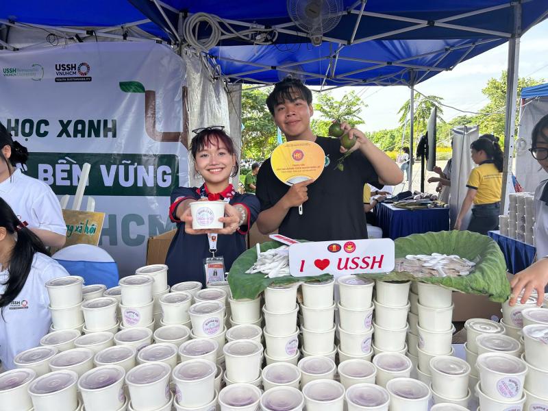 Sinh viên không cần mua đồ ăn sáng nhờ chương trình ý nghĩa từ các cô giáo - Ảnh 1.