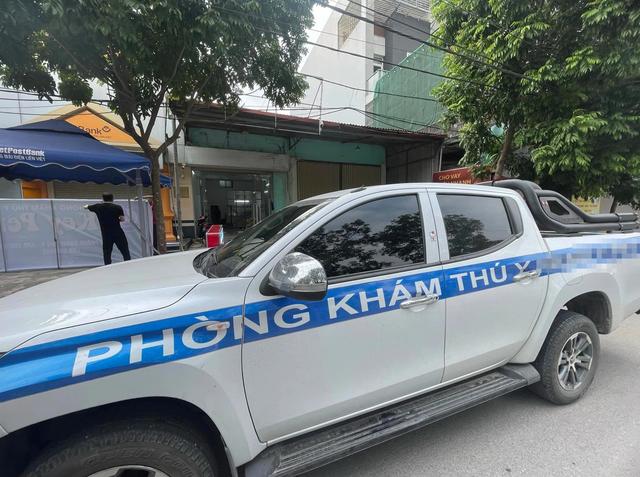 Dán decal xe na ná xe CSGT 'bão' mạng: Có phải đang gây chú ý? - Ảnh 2.